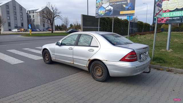 Zderzenie czterech samochodów na drodze Bielawa - Dzierżoniów
