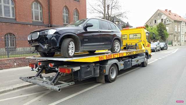Policjanci zatrzymali pijanego kierowcę bmw