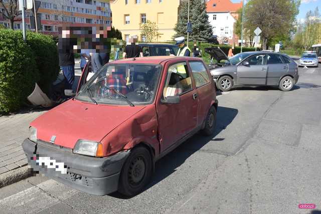 Zderzenie trzech samochodów w Bielawie