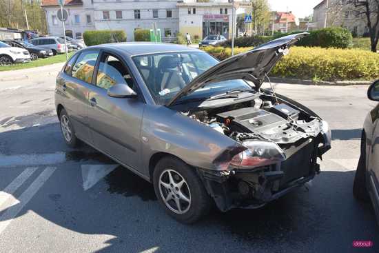 Zderzenie trzech samochodów w Bielawie