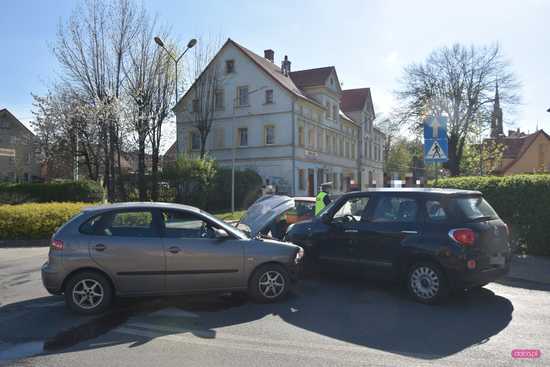 Zderzenie trzech samochodów w Bielawie