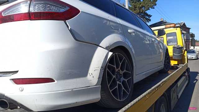 Zderzenie forda z audi w Dzierżoniowie