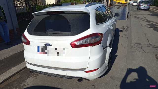 Zderzenie forda z audi w Dzierżoniowie
