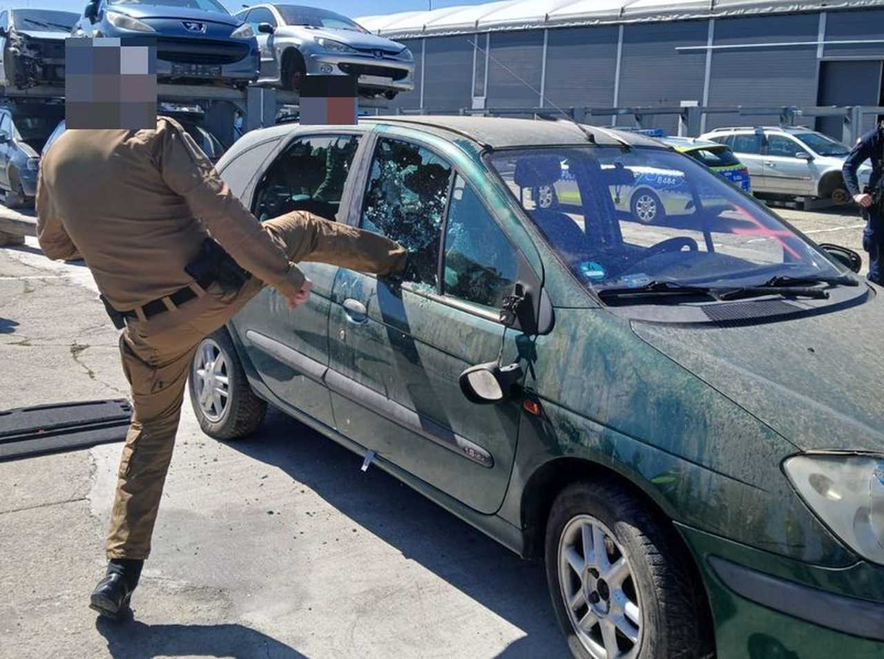 Dzierżoniowscy policjanci doskonalili swoje umiejętności podczas intensywnego szkolenia w terenie