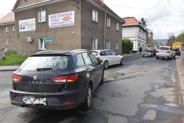 Zderzenie bmw z seatem w Pieszycach