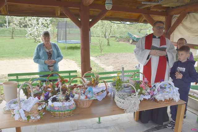 Poświęcenie pokarmów w Byszowie