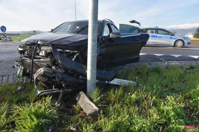 Zderzenie mercedesów na obwodnicy Dzierżoniowa