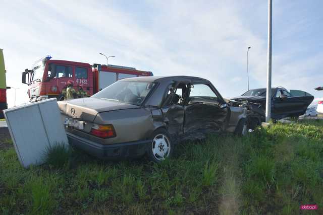 Zderzenie mercedesów na obwodnicy Dzierżoniowa