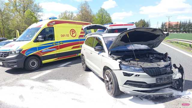Zderzenie dwóch pojazdów na ósemce
