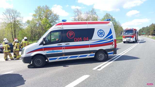 Zderzenie dwóch pojazdów na ósemce