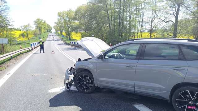 Zderzenie dwóch pojazdów na ósemce