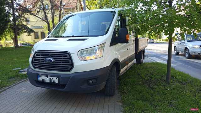 Zderzenie skody i forda na Świdnickiej w Dzierżoniowie