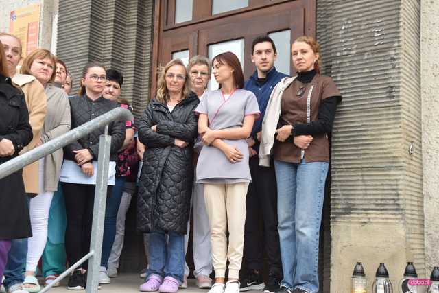 Protest pracowników ochrony zdrowia w Dzierżoniowie i Bielawie