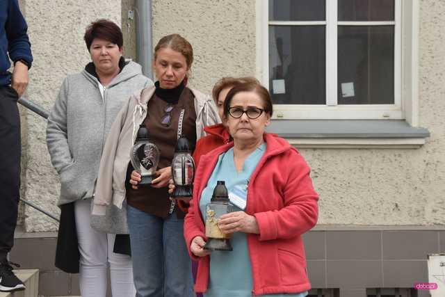 Protest pracowników ochrony zdrowia w Dzierżoniowie i Bielawie