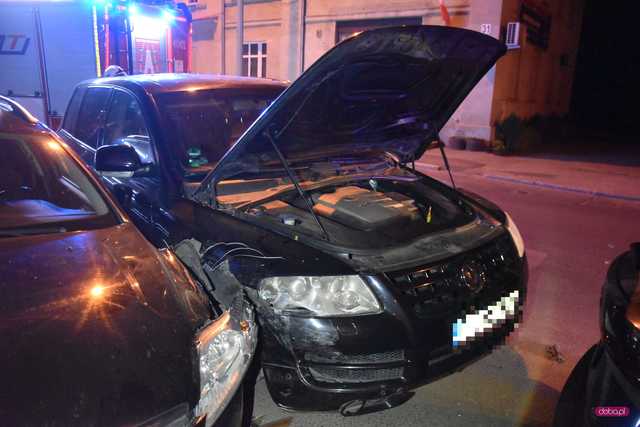 Volkswagenem uderzył w zaparkowanego forda i uciekł