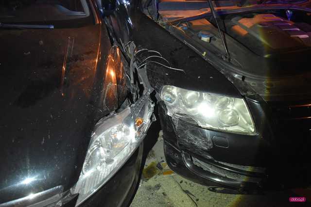 Volkswagenem uderzył w zaparkowanego forda i uciekł