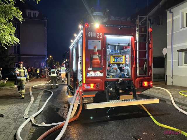 Pożar budynku wielorodzinnego w Dzierżoniowie