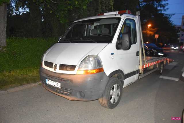 Zderzenie lawety i peugeota w Bielawie