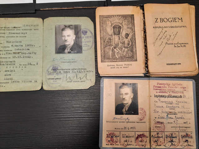 Izba Pamięci w Pieszycach wzbogacona o pamiątki po ogniomistrzu Piwowarczyku