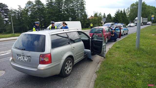 Zderzenie volkswagena z renault w Dzierżoniowie