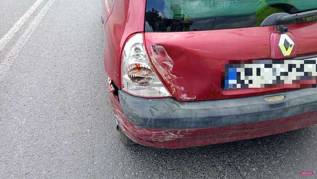Zderzenie volkswagena z renault w Dzierżoniowie