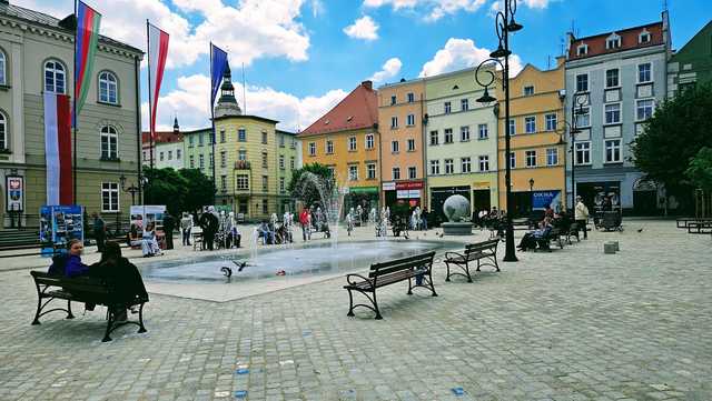 Przebudowa dzierżoniowskiego rynku zakończona