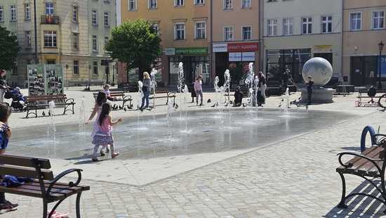 Przebudowa dzierżoniowskiego rynku zakończona
