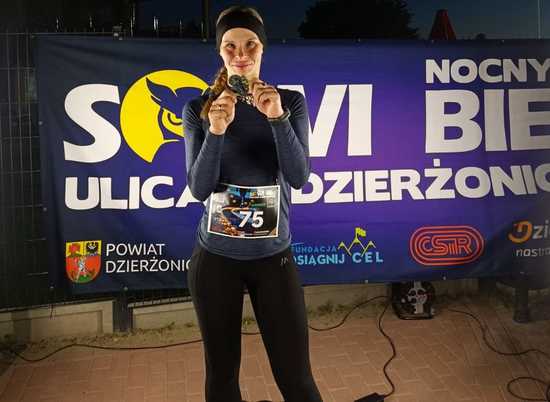 Funkcjonariusze z Dzierżoniowa wzięli udział w Sowim Biegu 2025