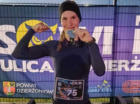 Funkcjonariusze z Dzierżoniowa wzięli udział w Sowim Biegu 2025