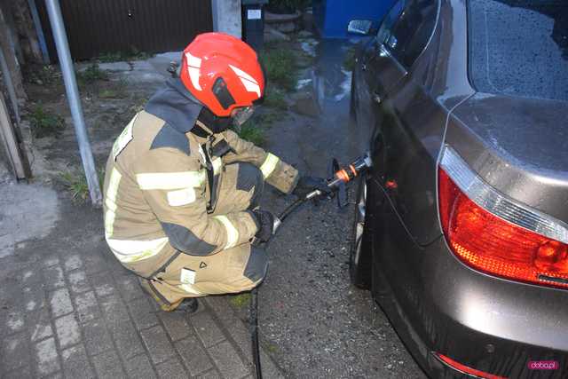 Pożar bmw w Pieszycach