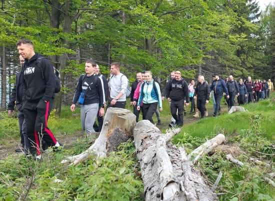 Szkolenie w duchu integracji i tradycji – dzierżoniowscy policjanci na Wielkiej Sowie