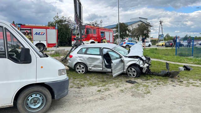 Groźne zderzenie dwóch aut w Bielawie 