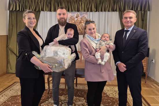 Wyprawki dla nowo narodzonych dzieci w gminie Łagiewniki