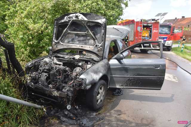 Audi w ogniu. Kierowca uciekł!
