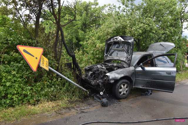 Audi w ogniu. Kierowca uciekł!