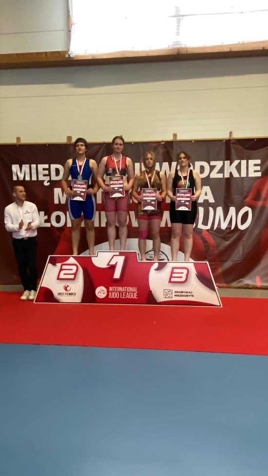 Bardzo dobry występ młodziczek JUNIORA Dzierżoniów w sumo