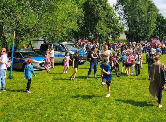 Policja. Festyn edukacyjny „Bezpieczne Wakacje”
