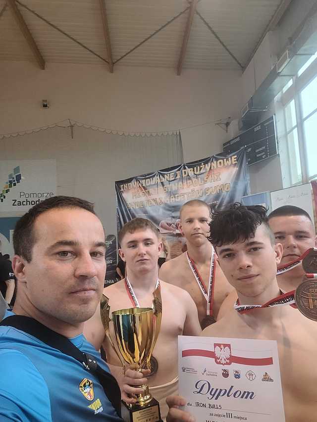 Kurcab i Hlond ze srebrnymi medalami Mistrzostw Polski Kadetek w Sumo