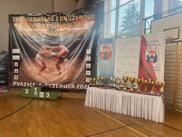 Kurcab i Hlond ze srebrnymi medalami Mistrzostw Polski Kadetek w Sumo