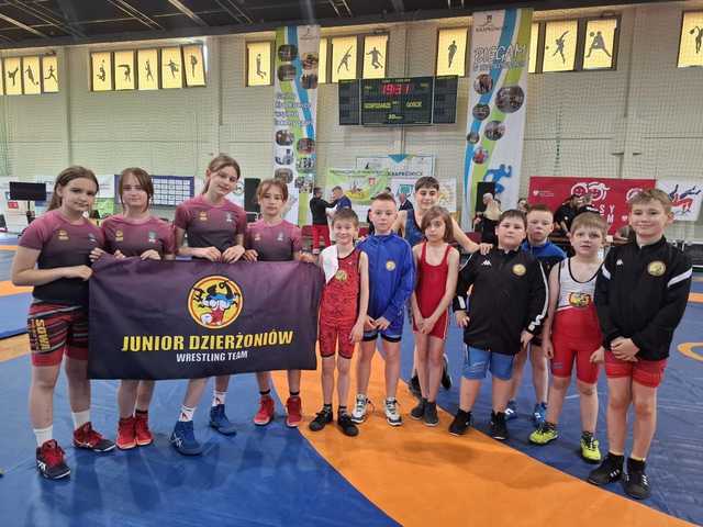 Zmagania młodziczek JUNIORA Dzierżoniów w Krapkowicach