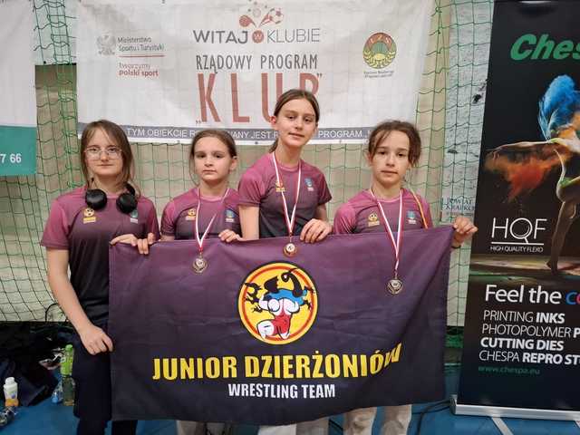 Zmagania młodziczek JUNIORA Dzierżoniów w Krapkowicach