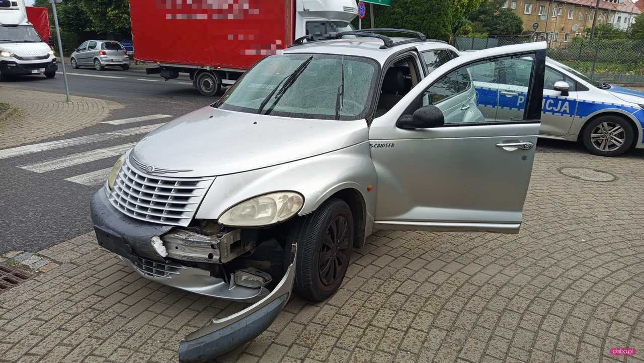 Zderzenie chryslera z oplem w Dzierżoniowie