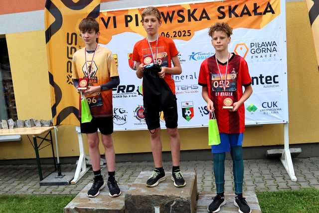 Niemal 300 biegaczy na starcie Piławskiej Skały – rekord frekwencji i świetne wyniki