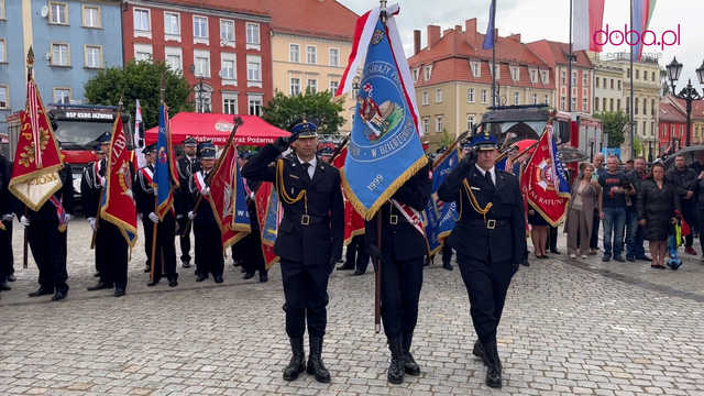 Nowy sztandar dla dzierżoniowskich strażaków