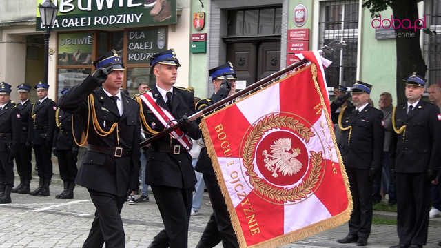 Nowy sztandar dla dzierżoniowskich strażaków