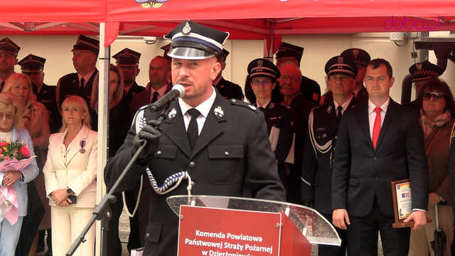 Nowy sztandar dla dzierżoniowskich strażaków