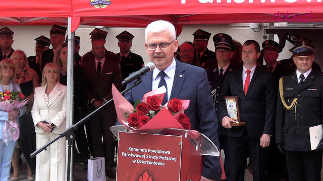 Nowy sztandar dla dzierżoniowskich strażaków