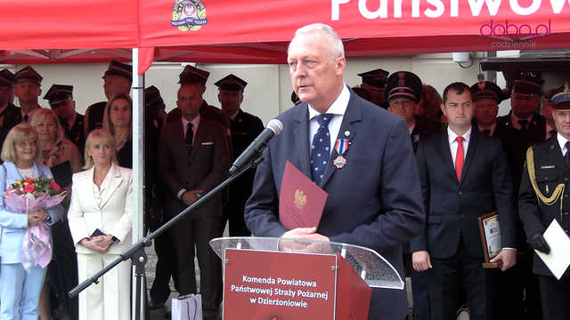 Nowy sztandar dla dzierżoniowskich strażaków