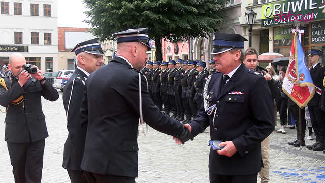 Nowy sztandar dla dzierżoniowskich strażaków