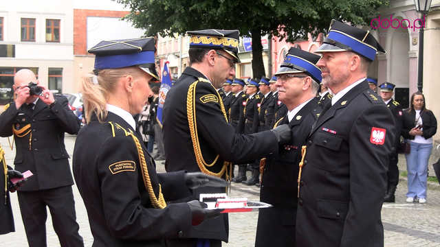 Nowy sztandar dla dzierżoniowskich strażaków